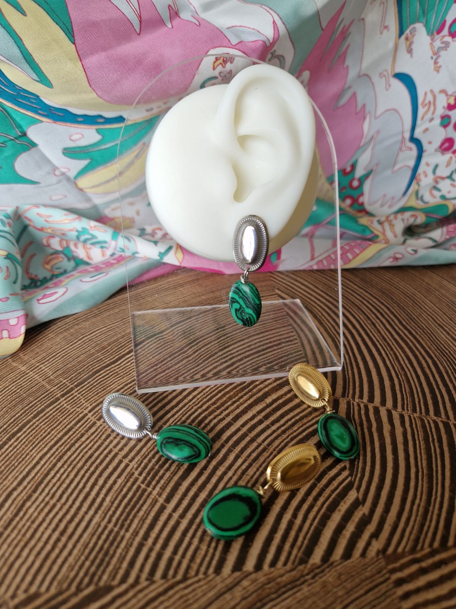 Boucles d'oreilles en malachite Ninon fait main en acier inoxydable disponible en couleur or ou argent