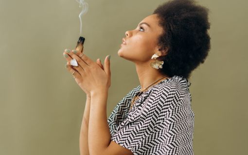 Palo santo pour rituel de fumigation, purification bijoux