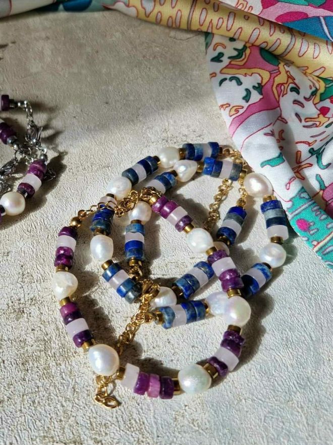 Bracelet en pierres naturelles , acier inoxydable finition or ou argent