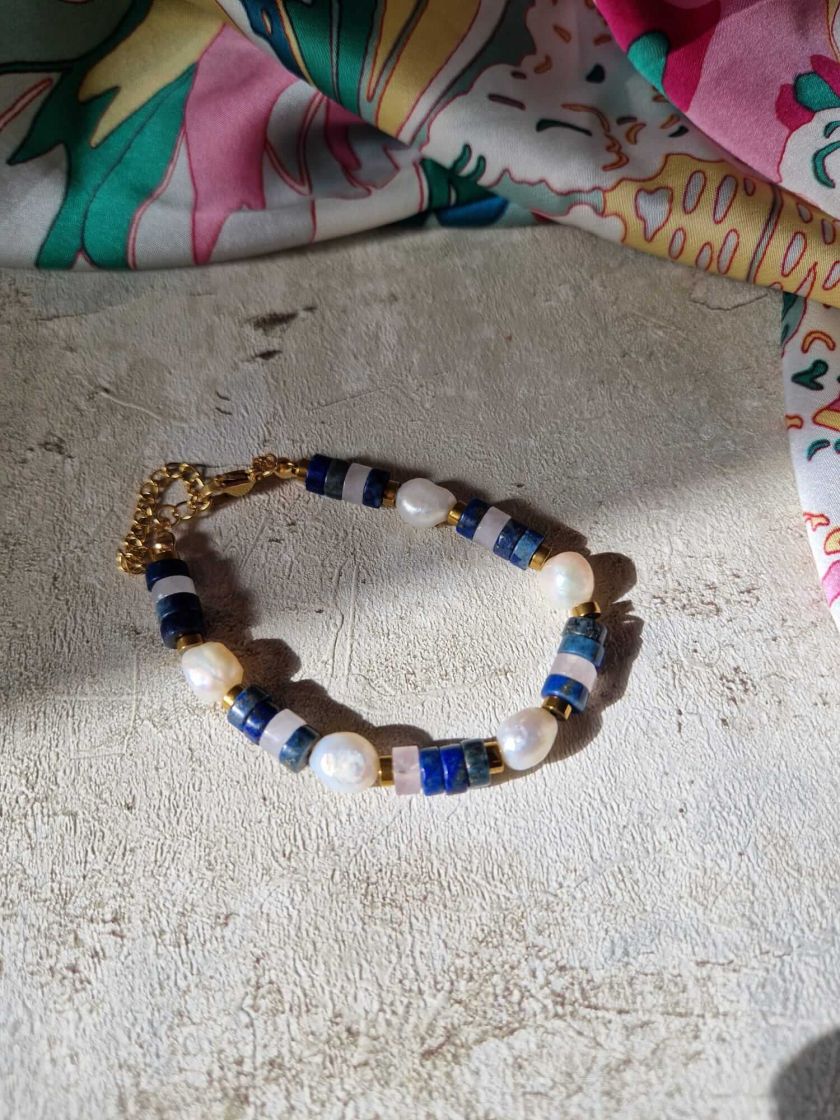 Bracelet en pierres naturelles , acier inoxydable finition or ou argent