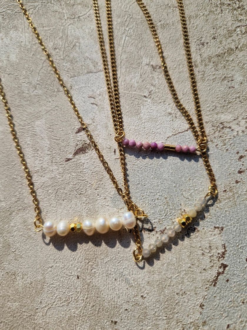 collier fait main conquête en acier inoxydable et pierres naturelle pour un style minimaliste et classe