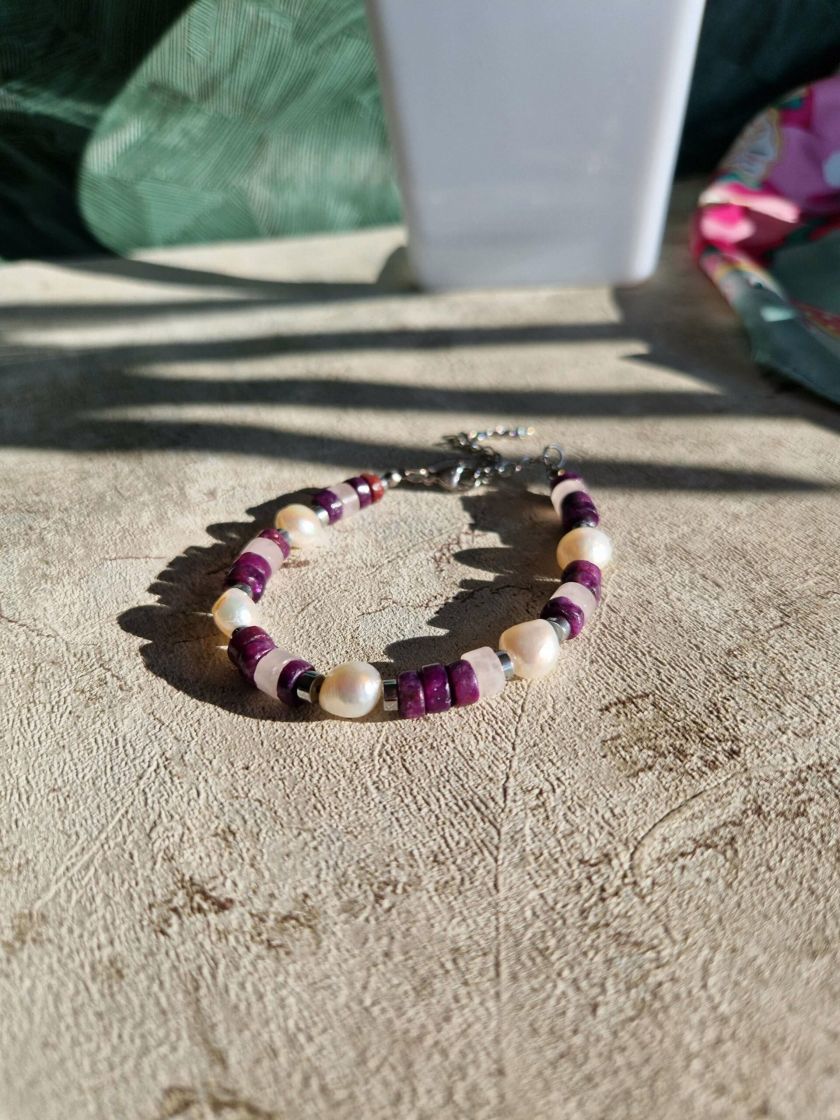 Bracelet en pierres naturelles , acier inoxydable finition or ou argent