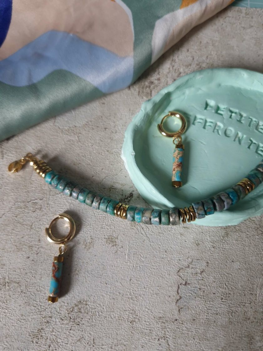 Bracelet en pierres naturelles , acier inoxydable finition or ou argent