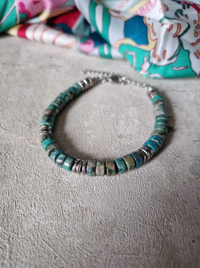 Bracelet en pierres naturelles , acier inoxydable finition or ou argent