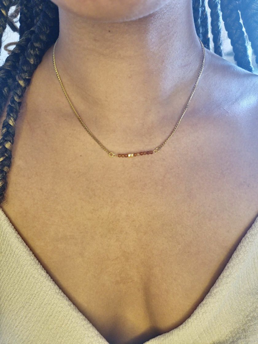 collier fait main conquête en acier inoxydable et pierres naturelle pour un style minimaliste et classe