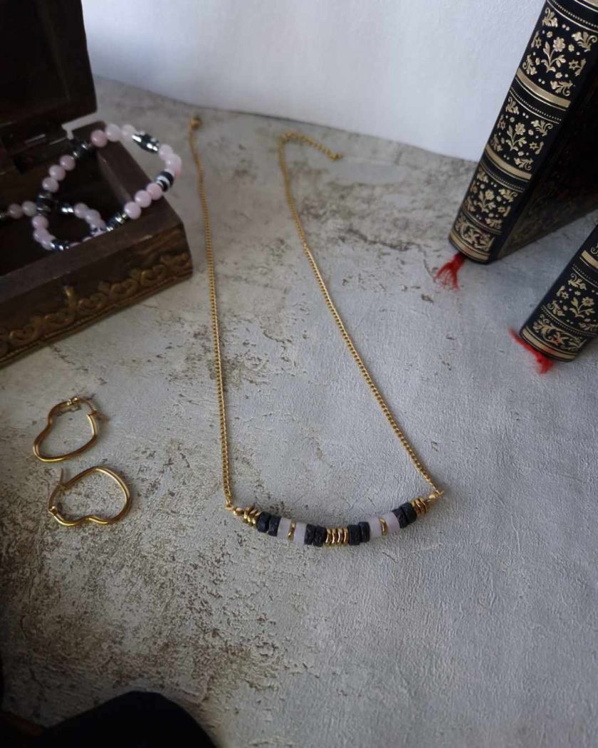 Collier fait main patricia en acier inoxydable pierre de lave, quartz rose et hematite