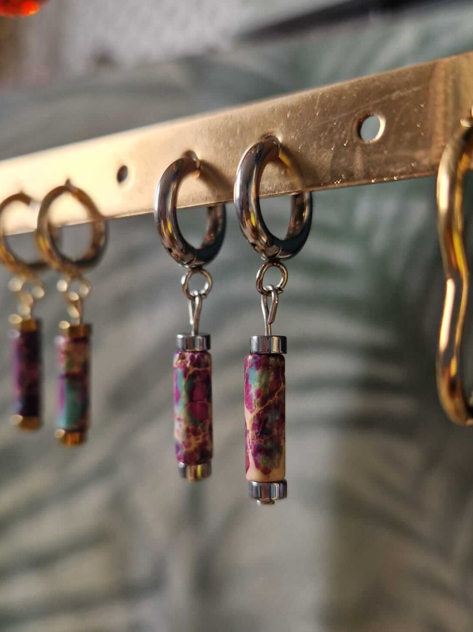 Boucle d'oreilles créole fait main en acier inoxydable et pierre semi précieuse pour un look bohème chic
