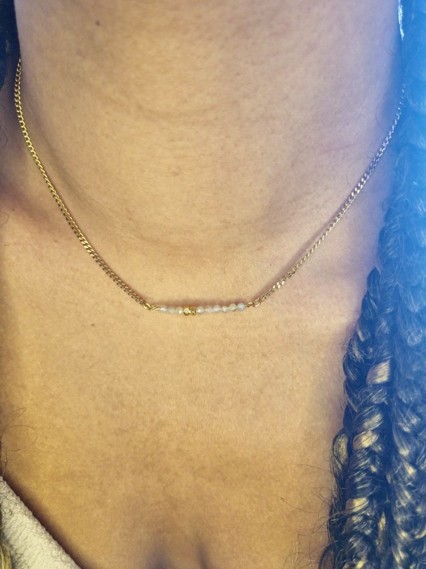 collier fait main conquête en acier inoxydable et pierres naturelle pour un style minimaliste et classe
