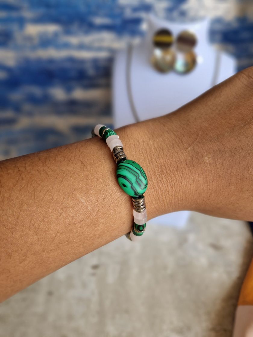 Bracelet en pierres naturelles malachite, quartz rose et hématite , finition or ou argent