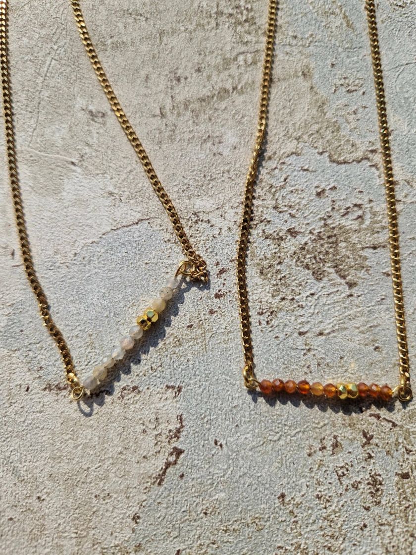 collier fait main conquête en acier inoxydable et pierres naturelle pour un style minimaliste et classe