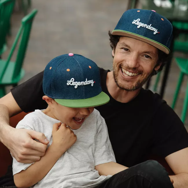 https://hello-hossy.com/products/casquette-adultes-enfants-bebes-tissu-jean-legendary-edition-limitee?_pos=4&_fid=c5a70d878&_ss=c